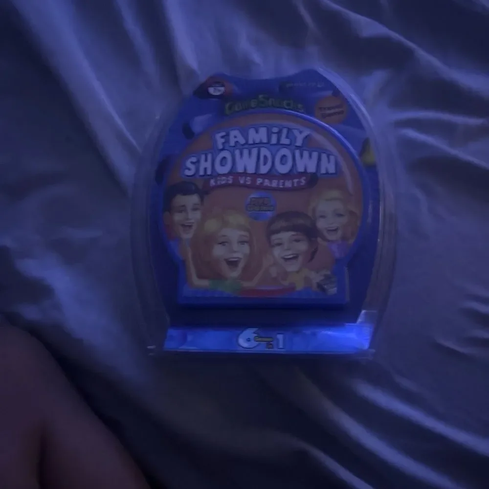 Game Snacks Family Showdown Kids VS Parents DVd Trivia 6 Games In 1 y2k vintage